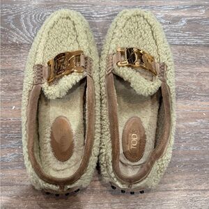 TOD’S Shearling Loafer Slippers / Driving Shoes – Size 38.5 – Authentic